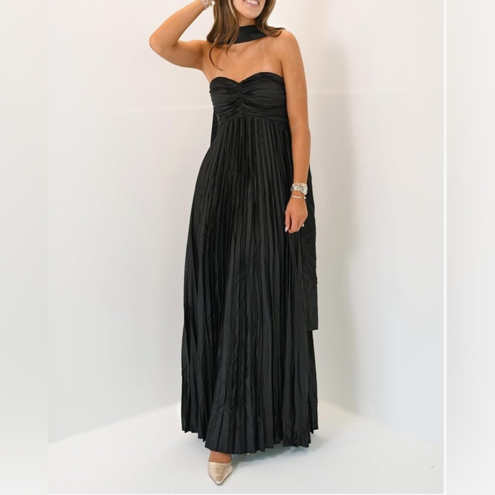Elegant Black Strapless Evening Dress